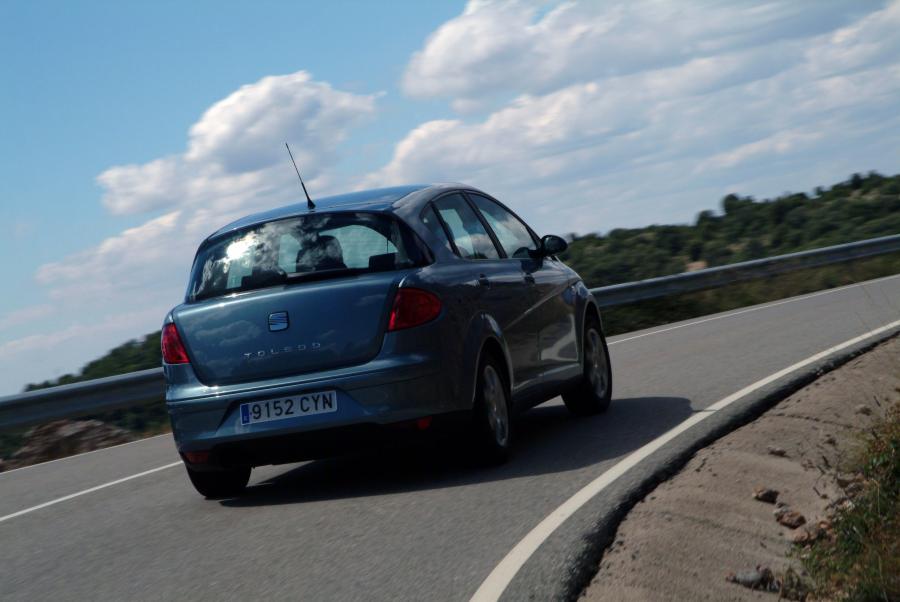  Seat Toledo 2004 года  (фото 24 из 110)